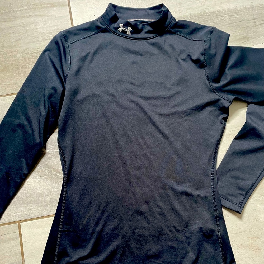 Unisex fitted Under Armour Coldgear top